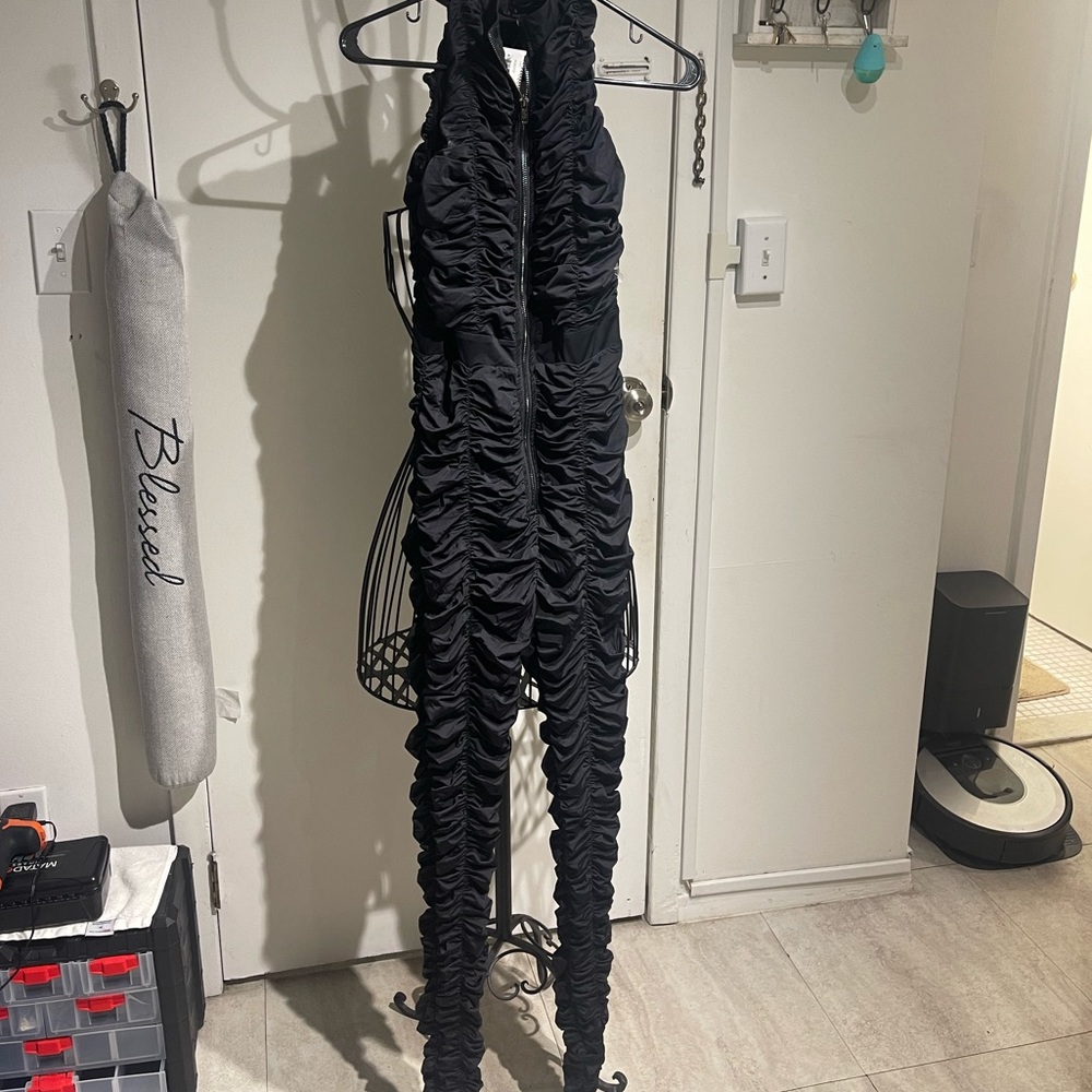 Hot and delicious jumpsuit. Black